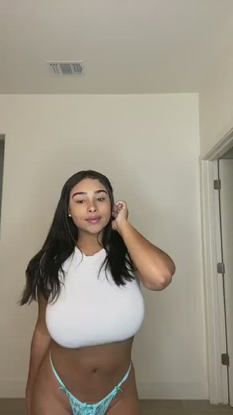 booty dancing girls pretty smile starlet tease teen teens tiktok clip