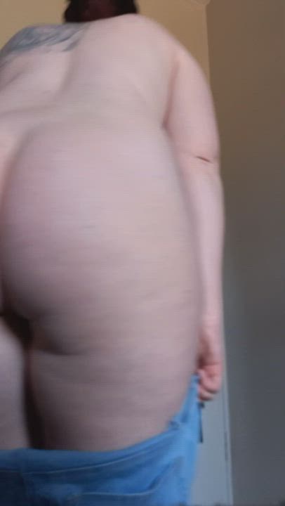 Welcome to my booty-filled world, baby! Come give me a spankin'