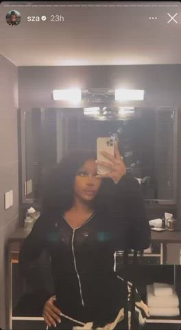 SZA looking like a whole snack 🔥🔥