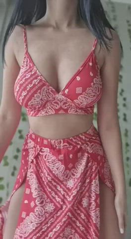 boobs dress flashing natural natural tits pussy tight pussy clip