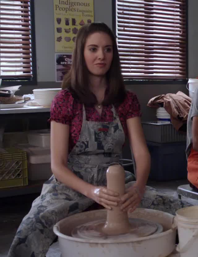 Alison Brie - Community S01E19 pottery fwd (1)