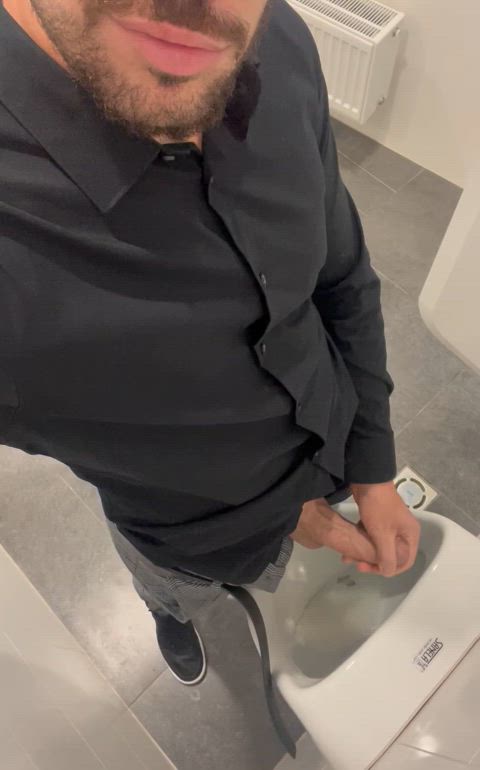 Need a mouth to drain my balls in shopping mall at urinals