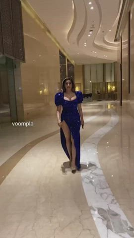 big tits bollywood celebrity cleavage legs clip