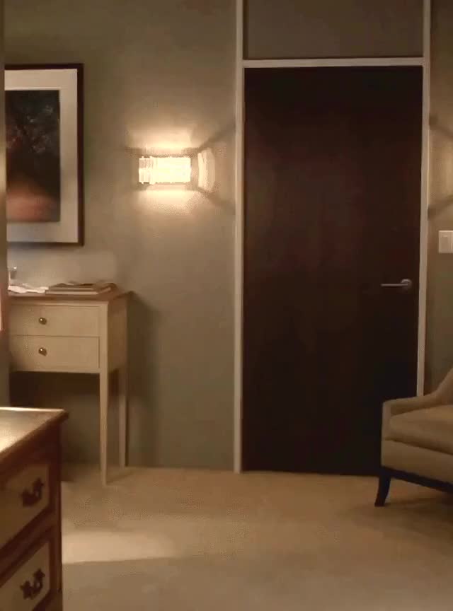 The Flash S01E12 Danielle Panabaker as Caitlin Snow (Sexy Scene) 1080p