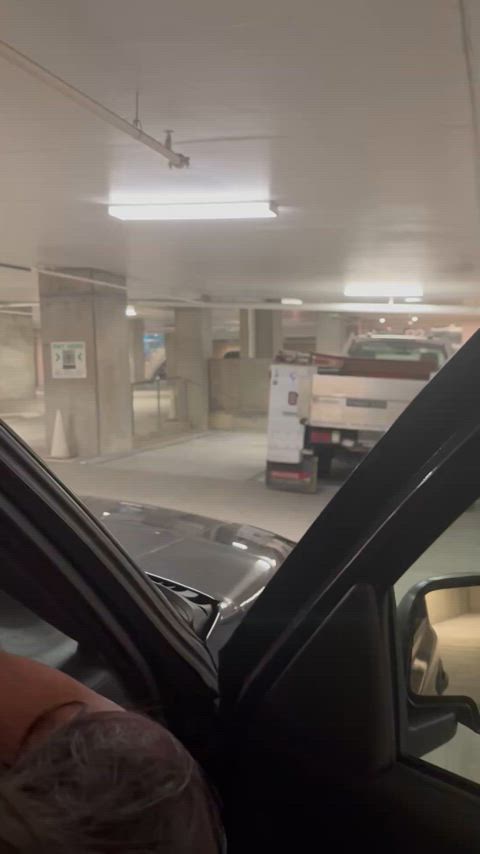 Parking garage 