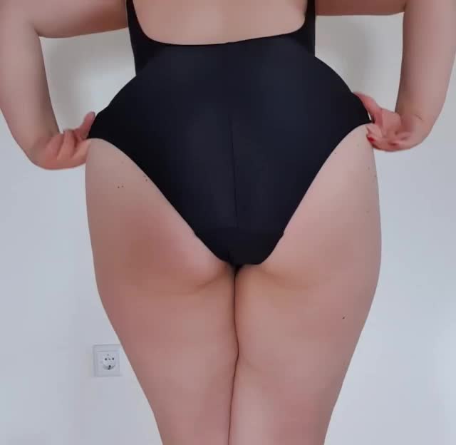 From swimsuit to birthday suit ?? [F]34