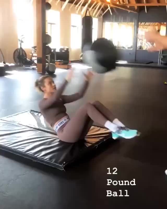 Brie Larson - IG workout video #8