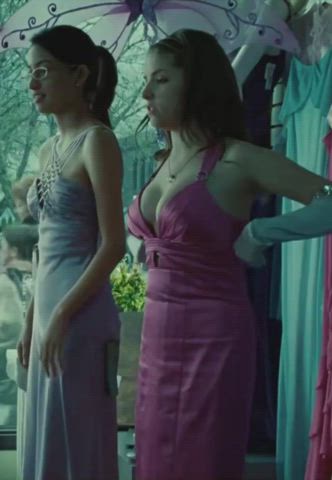 Anna Kendrick Boobs Dress clip