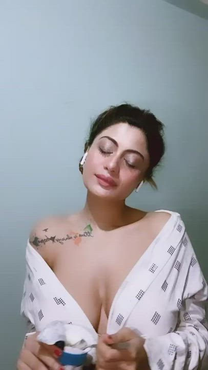 Babe Indian Model clip