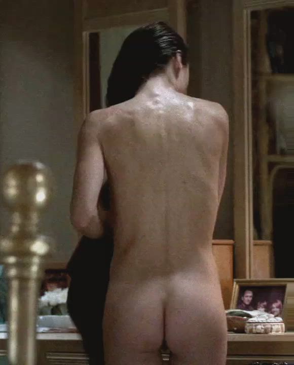 Keri Russell's bare ass plot from the tv show 'The Americans'