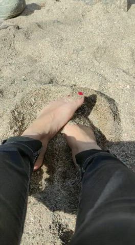 Do you like my feet in the sand?