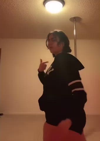 I had to slow down the jiggle on her latest tiktok