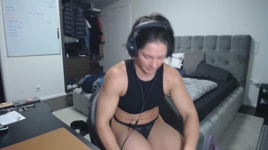 muscles muscular girl muscular milf clip