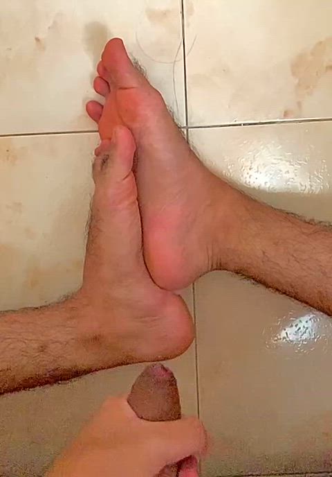 cum cum on feet cumshot feet feet fetish gay hairy hairy cock latino onlyfans clip