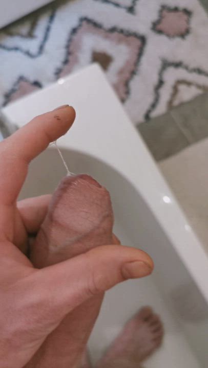 I have a wank in EVERY shower, here's my pre-cum before my my shower 😏