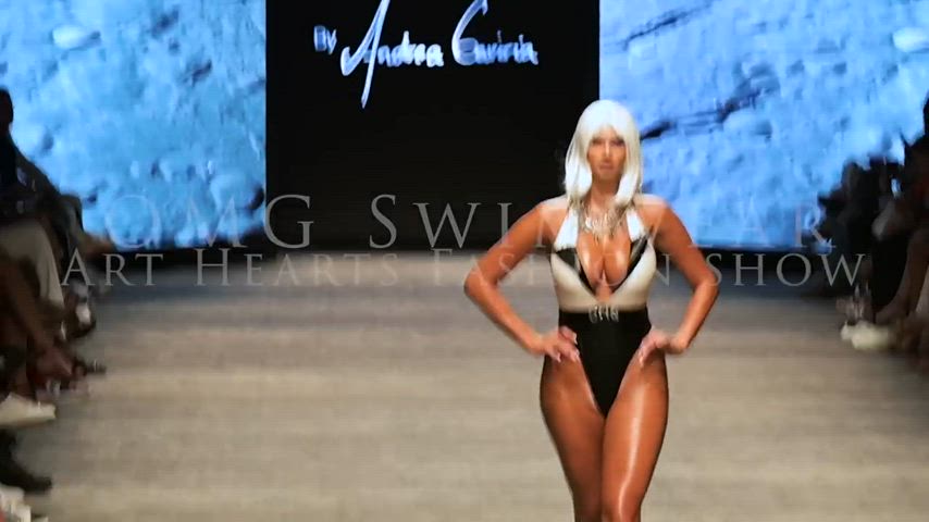 big tits model swimsuit clip