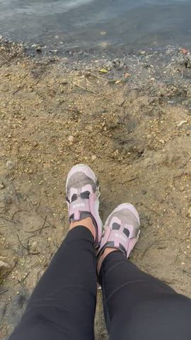 Muddy feet from paddle boarding all day. I’m sweaty and dirty….