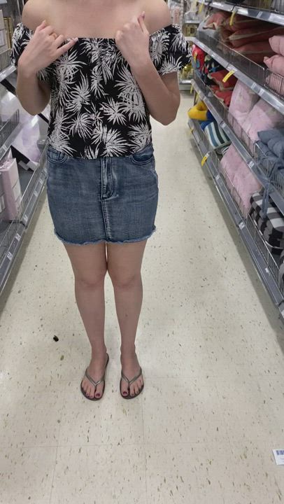 I hear there's some titties in aisle 3 [GIF]