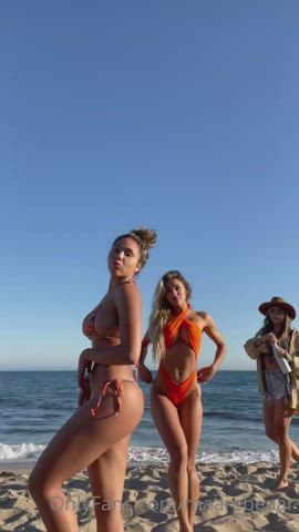 Ass Threesome Twerking clip