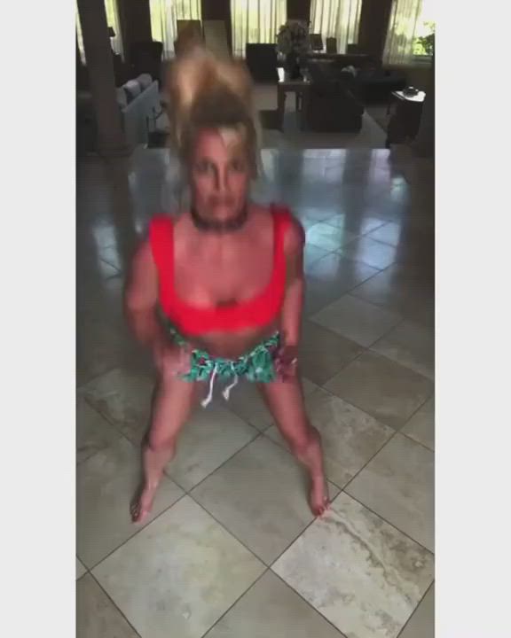 Bouncing Tits Britney Spears Dancing clip