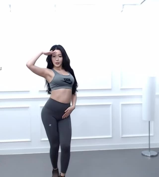 Laysha Goeun Hot in Yoga Pants