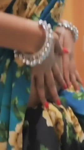 belly button bhabi big tits bra natural tits saree clip