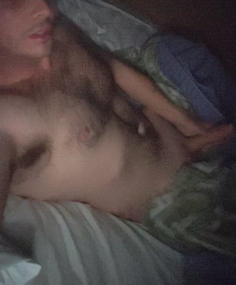 I woke up so fucking horny😅