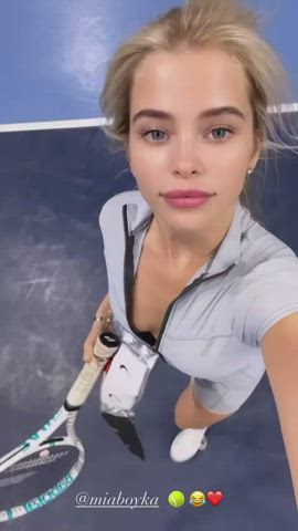 Alla Bruletova play tennis with Mia