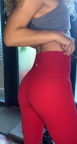 My perky yoga butt, what do you think? ??