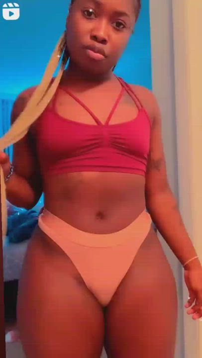 Cute Ebony Thick clip