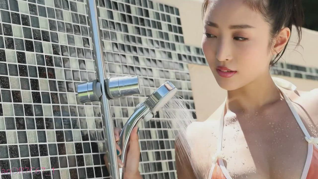 [SPRBD-040] Poolside Shower With Sumire Mizukawa