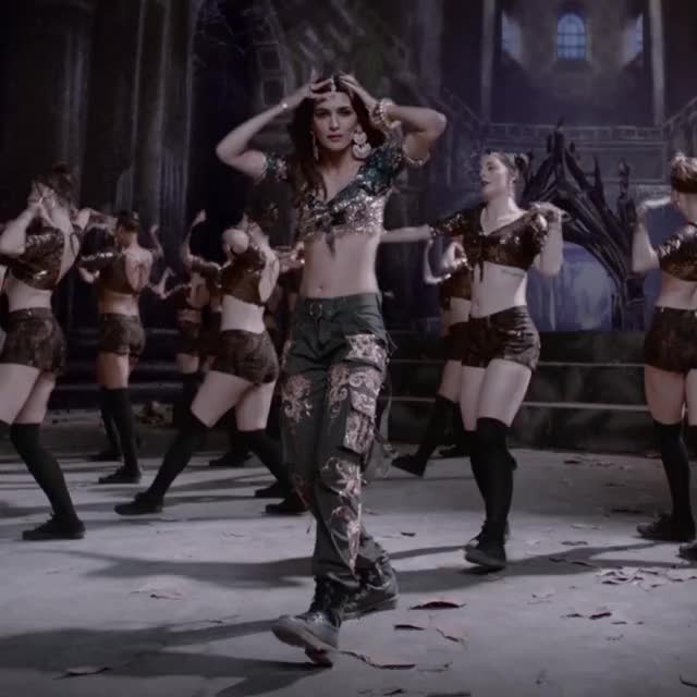 Bollywood Curvy Dancing clip