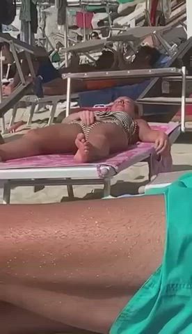 Amateur Beach Masturbating Public clip