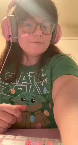 Gamer girl titty drop 😸