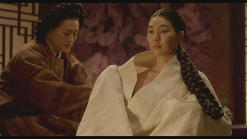 Cho Yeo-jeong - plot compilation from 'The Concubine' (2012)