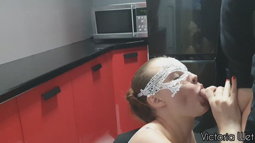 Masked girl make blowjob in kitchen