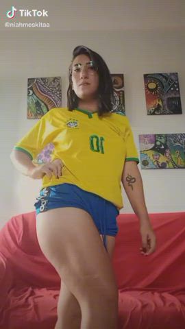 big ass booty bouncing brazilian ex-girlfriend legs milf shorts tiktok clip