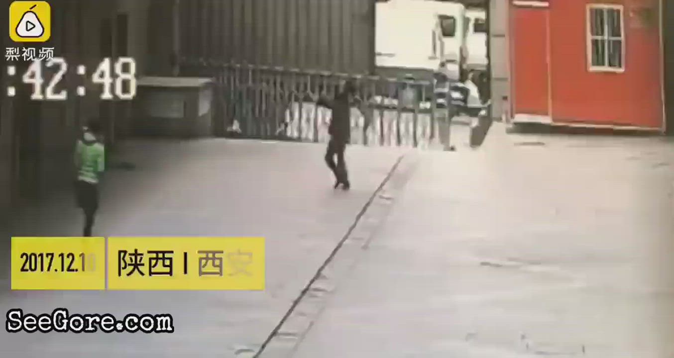 Man tries to catch a suicide jumper