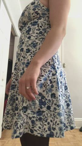 It’s sundress season! Why would I wear underwear i[f] I could just… not!