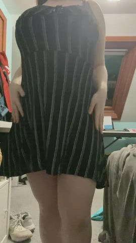 F19 want you to lift up my dress
