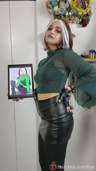 I cosplayed (and drew) Rogue! Would you let me drain you dry? [F]