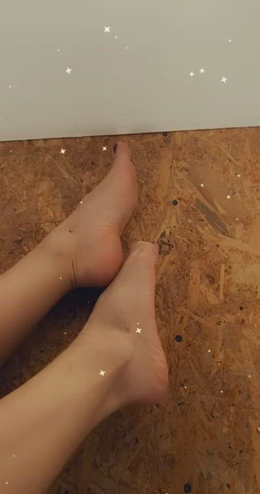 Country Girl Feet Soles clip