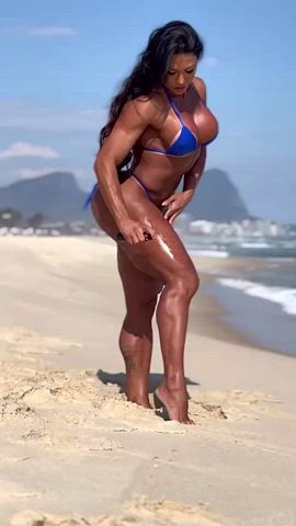 Gracyanne’s Amazing Bikini Body 👙👀😍