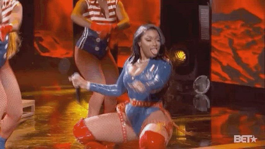 Celebrity Ebony Latex Twerking clip