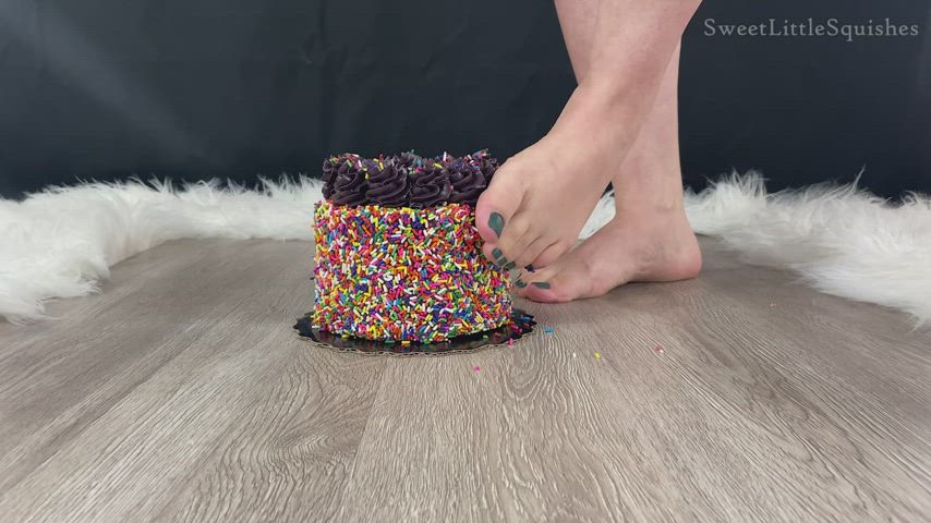 ASMR Creamy Foot Fetish Kinky Messy OnlyFans Sweet Little Squishes Toes Wet and Messy