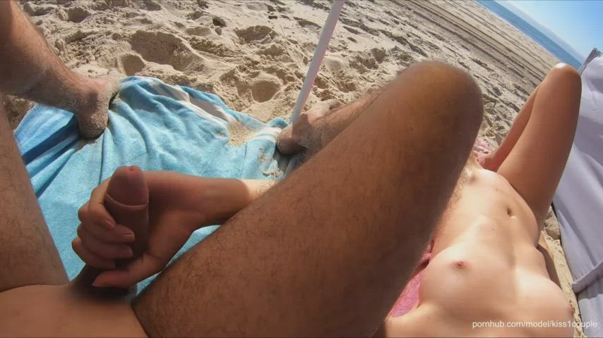 amateur beach handjob clip