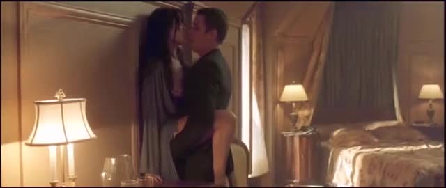 Angelina Jolie nude boobs sex scene from The Taking Lives