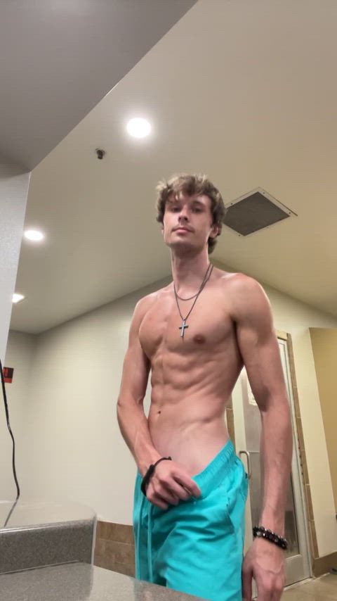 abs gay gym muscles onlyfans public strip stripper stripping striptease exposed-in-public