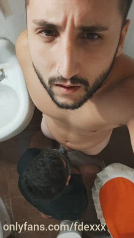Deepthroat in the bathroom at a party while your partner was out drinking 🥵🤤
