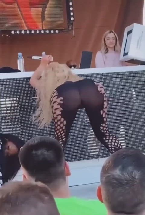 Izzy Azalea